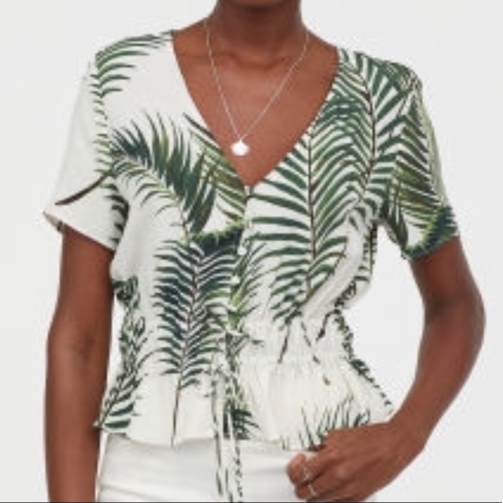 H&M green tropical leaf print blouse size 0